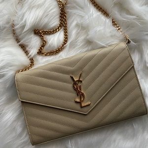 YSL CHAIN WALLET IN GRAIN DE POUDRE